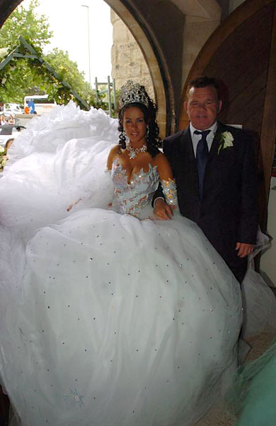 travellers wedding dress. This wedding dress is 425